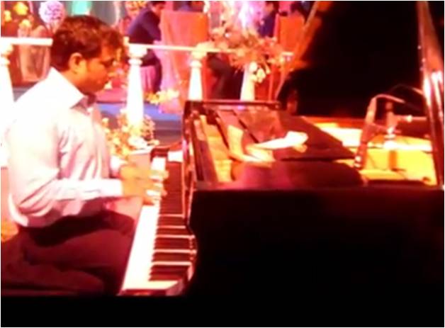 male piano player bikaner